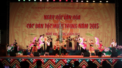N’tool bhr’lậ t’ngay bhiệc bhan Văn hoá zập acoon coh miền Trung g’luh IV ooy c’moo 2022