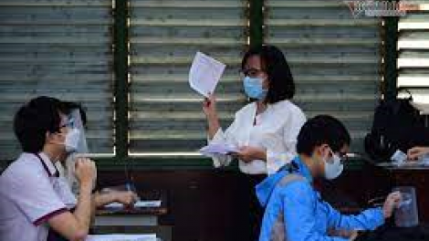 Lâh 11 r’bhâu thí sinh tươc ooy g’luh thi g’luh 2 hân noo thi tốt nghiệp THPT c’moo 2021