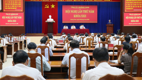 Bhrợ têng Hội nghị Tỉnh uỷ Quảng Nam g’luh 5 ( khoá XXII): năc xăl ooy đhr’năng t’mêê, k’đhơợng đươi râu liêm choom đoọng pa dưr tr’mông tr’meh