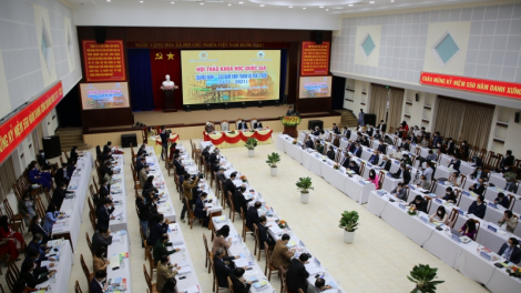 Tơợp bhrợ Hội thảo khoa học k’tiếc k’ruung “Quảng Nam-550 c’moo bhrợ t’váih lâng pa dưr pa xớc”