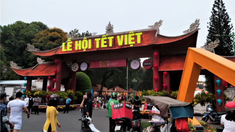 Pa dưr chr’năp văn hoá ty đanh đhị bhiệc bhan Tết Việt 2021