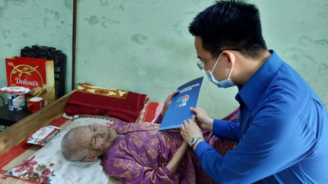 Lưm, cher đoọng hun pr’hêl ha Mế Việt Nam anh hùng lâng ca căn âng apêê liệt sĩ