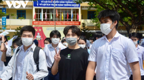 Đà Nẵng tơơp đoọng học sinh tươc trường tơợ 18/10