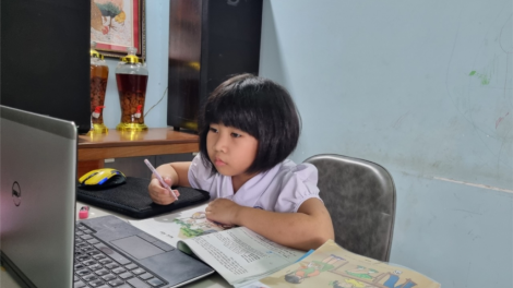 Đắk Lắk : Tợơ 4-10, p’niên 5 c’moo nắc a têh ặt đhị zr’lụ “t’viêng” bơơn tước trường
