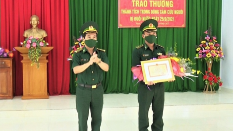 Cher Bằng khen ha Trung úy ơy trôông dấc ma nuyh đhị Bình Thuận