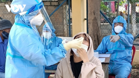 Quảng Nam bhrợ t’bhưah bh’rợ y tế bhươl cr’noon, đương ch’mêệt lêy lâng zư lêy, pa dưah manuyh crêê pr’luh cr’ăy đhị đong