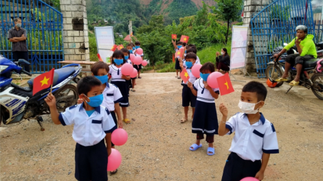Quảng Nam: Pa xoọng lâh 13,6 tỷ đồng bhrợ têng bh’rợ giáo dục da ding ca coong