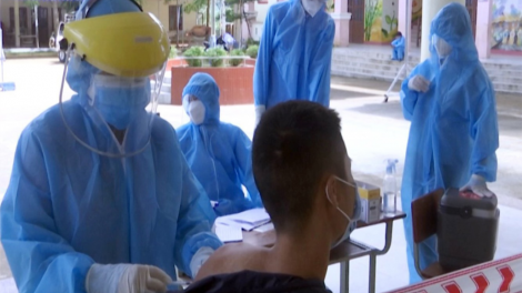 Nam Trà My, Quảng Nam: T’bhlâng tiêm văc xin Covid-19 ha đha nuôr coh zr’lụ bha lâng pr’luh