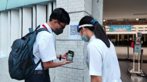 TP.HCM: Học sinh khối lớp 9 lâng lớp 12ớcho cớ ooy trường đhị pr’đơợ têêm ngăn cha groong pr’lúh cr’ay