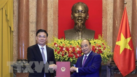 Chủ tịch nước pa đơp Quyết định phong hàm Đại sứ ha 26 cán bộ năc bh’cộ Bộ Ngoại giao