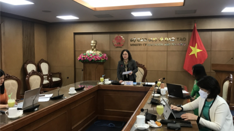 Tơợp bhrợ pa dưr cớ xa nay bh’rợ giáo dục 2 p’rá đoọng ha học sinh acoon cóh