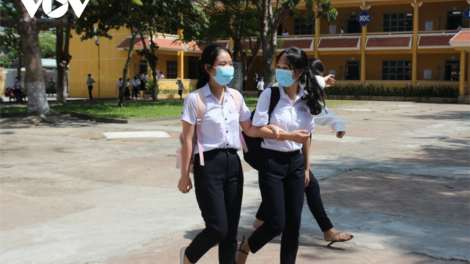 Bấc vel đong đhị miền Trung pa đanh cr’chăl đoọng học sinh văl học cớ tợơ xang Tết