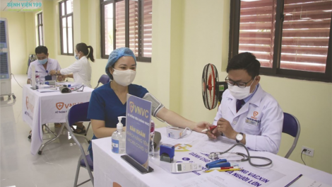 Đà Nẵng tiêm vaccine Covid-19 ha 220 cán bộ chiến sĩ apêê c’bhuh bha lâng