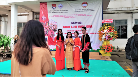 TP HCM: Bhrợ têng t’ngay bhiệc bhan tr’lum văn hoá pazêng acoon coh đoọng ha sinh viên