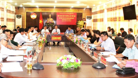 Bơr giáo viên 9X đha nuôr acoon coh Cơ Tu ting pâh đại biểu Quốc hội