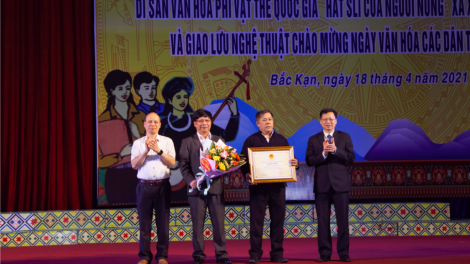 Hát Sli âng manứih Nùng dưr váih c’cir phi vật thể k’tiếc k’ruung