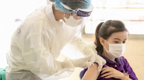 Lâh 1 ức liều vaccine zâl cha groong pr’luh cr’ăy Covid-19 vêy ta tiêm coh prang k’tiêc k’ruung