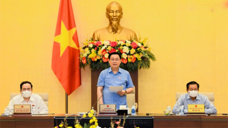 UBTVQH: Lêy pa xiêr cr’chăl t’ngay xay moon báo cáo đhị pr’họp Quốc hội