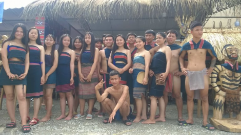 Zư đơc văn hóa Cơ Tu đhị apêê câu lạc bộ pr’hat xa nul, tân tung da dă