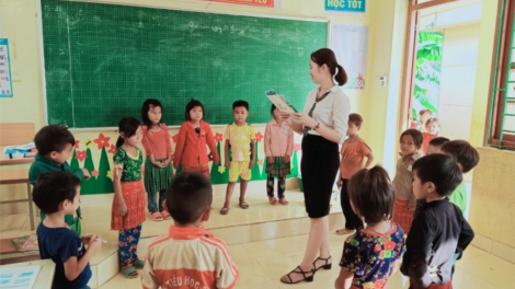 Pazêng cô giáo coh da ding Chè Lỳ