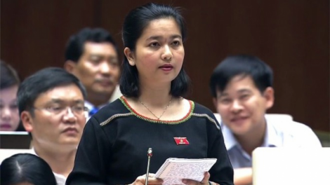 T’ngay pân đil bha lang k’tiếc 8/3: T’bhlầng t’bấc pân đil ting pâh bhrợ chính trị