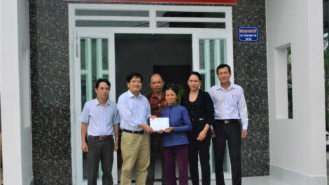 Bhui har vêy đong ặt t’mêê âng đhanuôr crêê rau căh liêm âng pleng k’tiếc đhị Quảng Ngãi