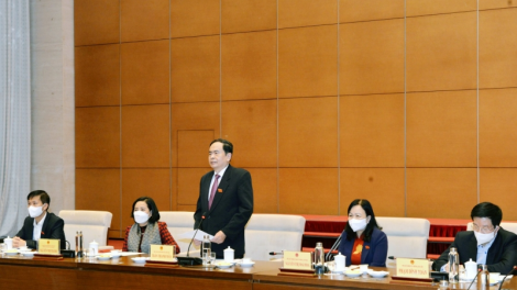 Phó Chủ tịch Thường trực Quốc hội lum măt apêê đại biểu tr’haanh liêm choom tu apêê crêê chất độc da cam