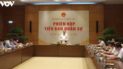 Pr’hop g’luh 4 âng Tiểu ban Nhân sự Hội đồng bầu cử ktiêc k’ruung