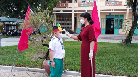 Quảng Nam: Bhrợ bh’rợ dạy học liêm choom, crêê cơnh lâng đhr’năng pr’luh cr’ăy Covid-19