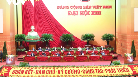 Tơơp bhrợ Đại hội đại biểu prang k’tiêc g’luh XIII âng Đảng Cộng sản Việt Nam