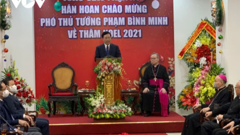 Phó Thủ tướng Thường trực Chính phủ Phạm Bình Minh hơnh deh Giáng sinh đhị Huế