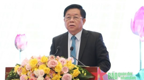Trưởng Ban Tuyên giáo Trung ương Nguyễn Trọng Nghĩa pâh Hội nghị báo chí prang k’tiêc k’ruung