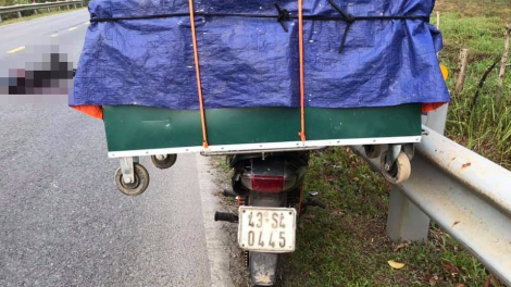 Lêy cha mêết bhiệc mưy đha đhâm chêết cắh năl tu bhiệc truíh c’lâng Hồ Chí Minh