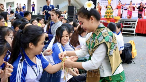 Bhui har t’ngay giao lưu văn hoá Việt Nam-Lào-Campuchia