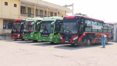 Kon Tum: Đhêy bh’rợ đơơng âng manuyh coh xe tơợ Đà Nẵng