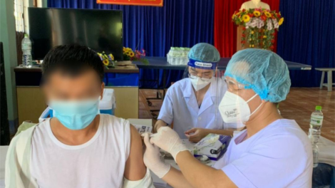 Đà Nẵng: Tiêm vắc xin cha groong Covid-19 đoọng ha k’noọ 1.000 apêê ắt cóh tù