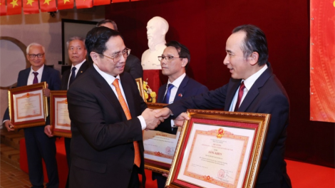 Thủ tướng: Bhrợ t’vaih pr’đơợ liêm bhlâng đoọng đha nuôr hêê coh k’tiêc k’ruung n’lơơng chroi đoọng bhrợ pa dưr k’tiêc k’ruung