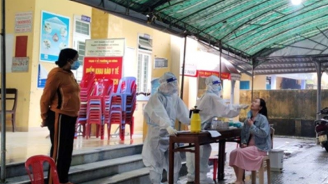 Thừa Thiên Huế: Xay bhrợ Tổ y tế lưu động zư lêy manứih k’ay Covid-19 đhị đông