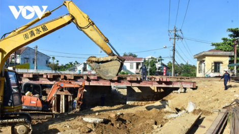 Thừa Thiên Huế: K’đươi bhrợ pa đơơh poong ch’choc c’lâng sắt Bắc – Nam