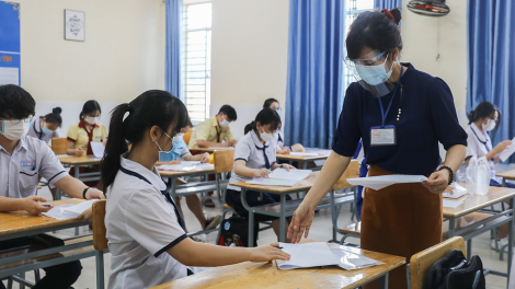 Thi Tốt nghiệp THPT g’luh 2: Bhrợ têng yêm têêm, ma mơ mr’cơnh lâng g’luh 1