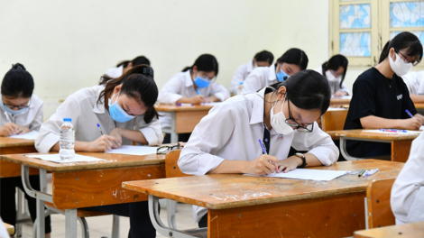 Thi tốt nghiệp THPT c’moo 2021: Râu t’bhlâng âng pa zêng đhanuôr