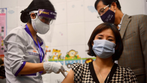 Tiêm vacxin cha groong Covid-19 đhị zêl cha groong pr’lúh
