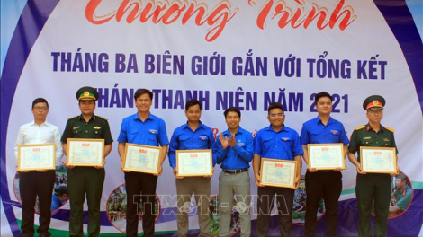Ta đhâm c’mor Kon Tum lướt đh’rưah lâng đhanuôr coh zr’lụ c’noong k’tiêc