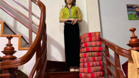 Pân đil học viện ngoại giao ma nuyh Thái Tây Bắc bhrợ têng cơnh pr’rơơm lướt học ooy k’tiếc k’ruung lơơng đoọng pa căh chr’năp văn hoá ma nuyh Thái tước pr’zợc coh bha lang k’tiếc