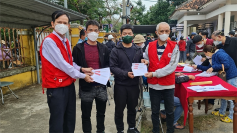 Hội Chữ thập đỏ Việt Nam: Zooi pr’loọng đong coh tu bhiệc tân tọp, clệch bhuông đhị Quảng Nam
