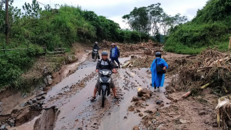 Chr’hoong Nam Giang (Quảng Nam) pa dưr pa liêm xang boo túh