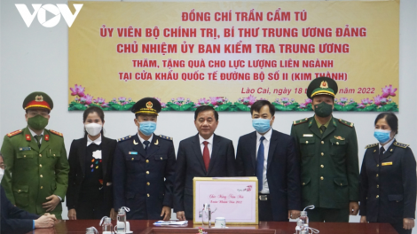 Chủ nhiệm Ủy ban Kiểm tra Trung ương lưm, cher đoọng pr’hêl Tết đhị Lào Cai