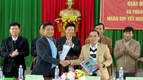 Quảng Nam: chr’hoong Phú Ninh zooi c’lâng bhrợ cha lâng pr’hêl tết ha pr’loọng đha rưt chr’val Đăk Tôi ( Nam Giang)