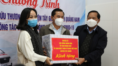 Đọong xe cấp cứu ha zr’lụ k’noong k’tiêc Tây Giang