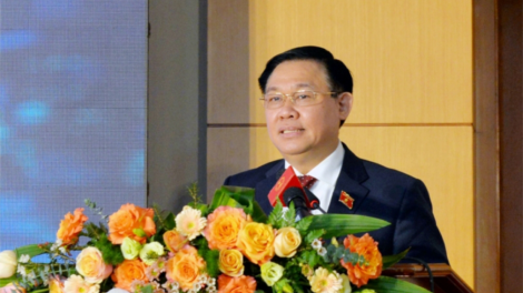 Chủ tịch Quốc hội pâh bh’rợ haanh deh 7 c’moo t’ngay p’căh Truyền hình Quốc hội